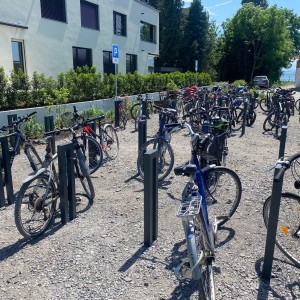 Strandbad Zug über 100 Veloanlehnbügel geliefert